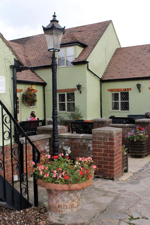 The Green Man Stanford Southill Экстерьер фото
