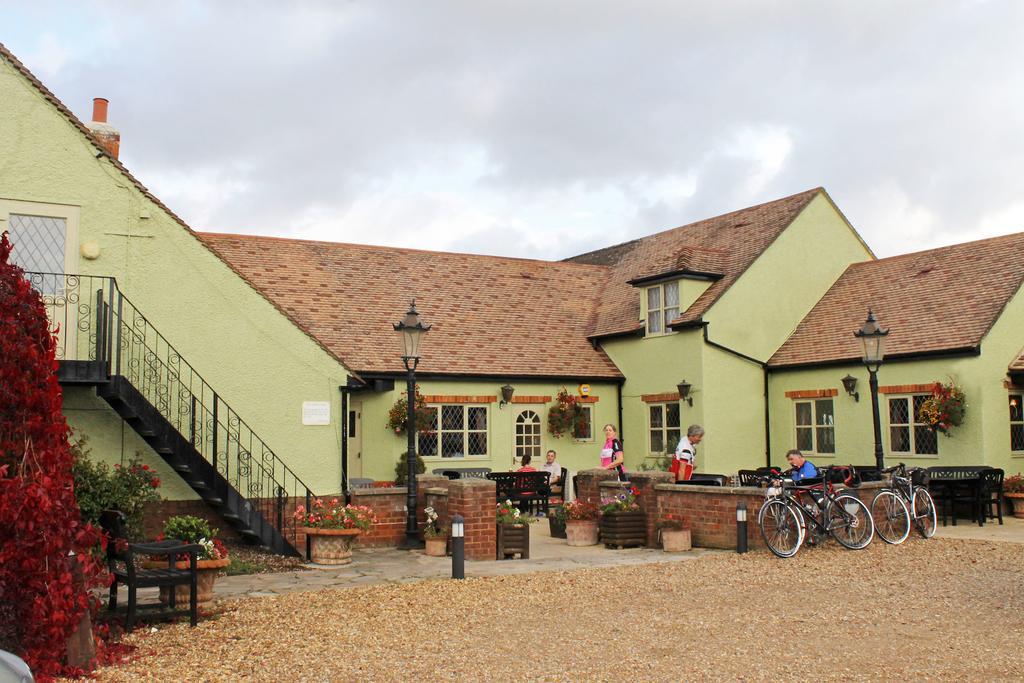 The Green Man Stanford Southill Экстерьер фото